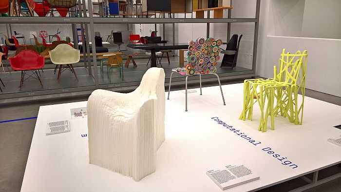 Honey-pop Stuhl von Tokujin Yoshioka (l), Harumaki Chair von Fernando and Humberto Campana (m) & Solid C2 von Patrick Jouin (r), gesehen bei