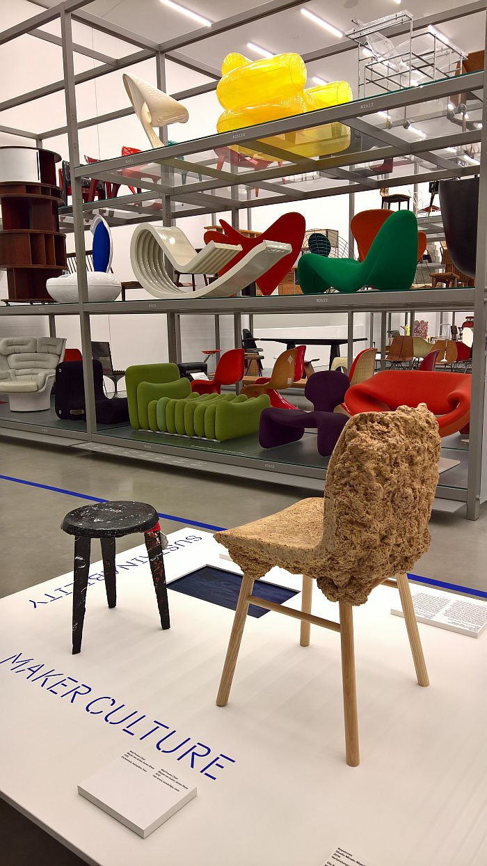 Sea Chair von Studio Swine (l) & Well Proven Chair von Marjan van Aubel und James Shaw (r), gesehen bei