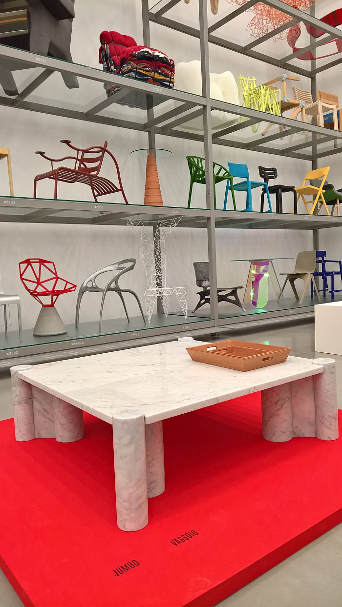 Jumbo von Gae Aulenti für Knoll, gesehen bei